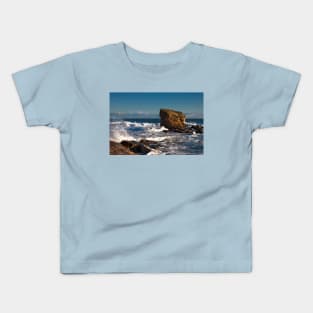 Rough Sea at Charlies Garden, Seaton Sluice Kids T-Shirt